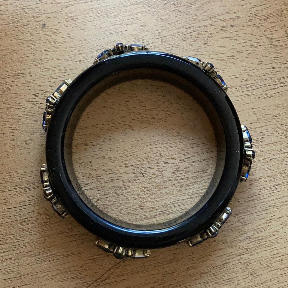 Banana Republic Plastic Bangle - Picture 5 of 5